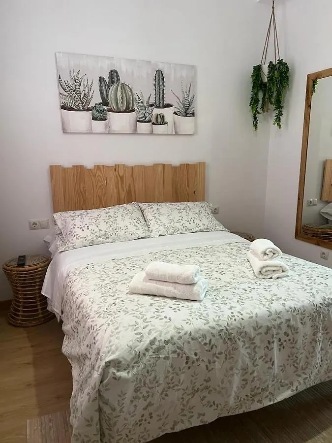 Crisana Beach مالقة إسبانيا